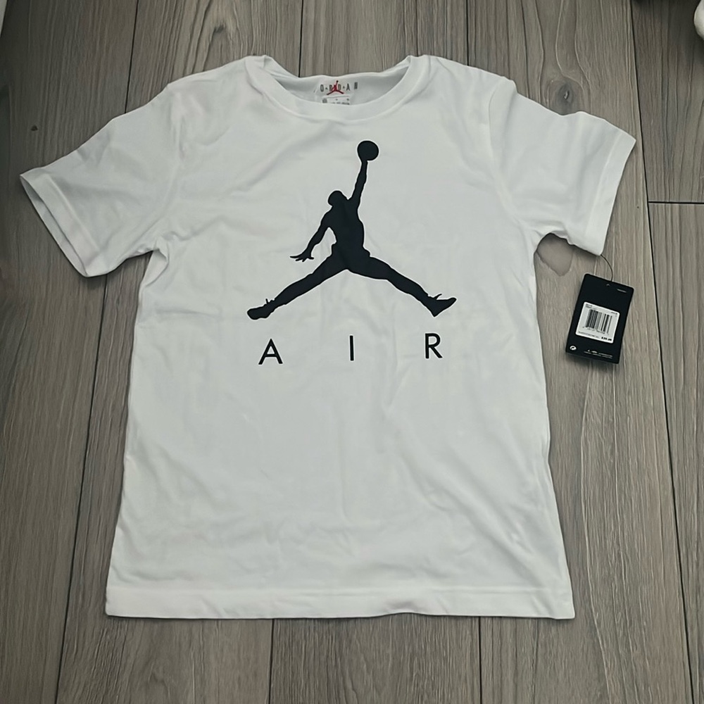 COPY - Boys JORDAIN AIR White T shirt- NWT- Size L 12-13- BRAND NEW